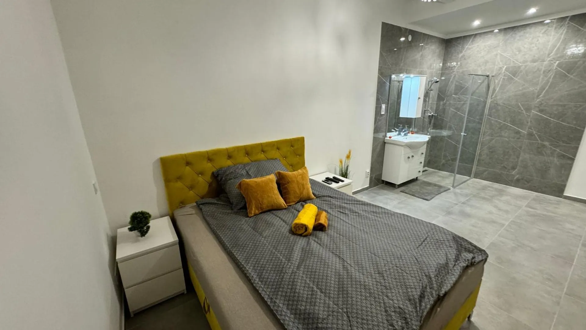 Stuart Apartman Szeged Apartamento